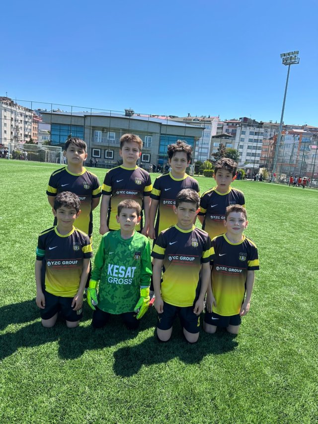 Yıldız 61 Futbol Okulu’nda Yaşa Uygun Futbol Eğitimi