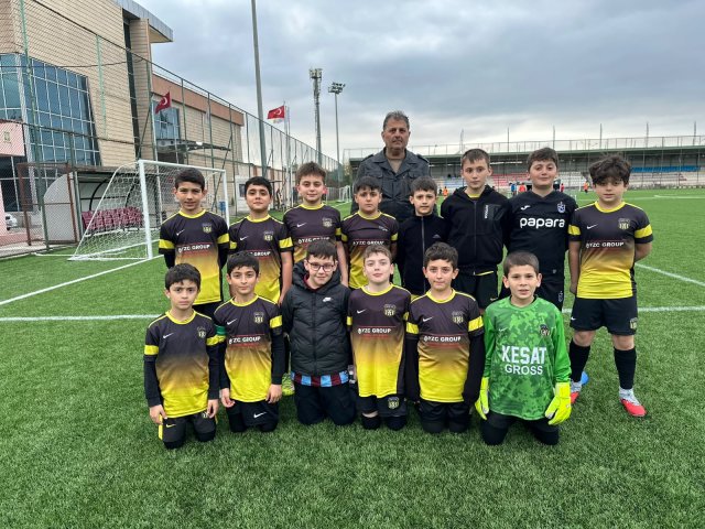 Yıldız 61 Futbol Okulu’nda Yaşa Uygun Futbol Eğitimi